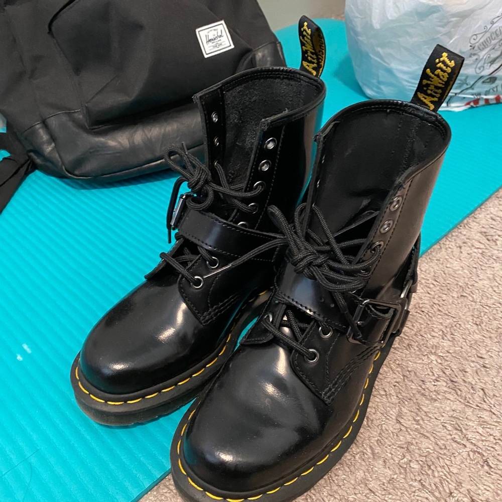 Dr Martens 1460 Harness in Balck Size 7